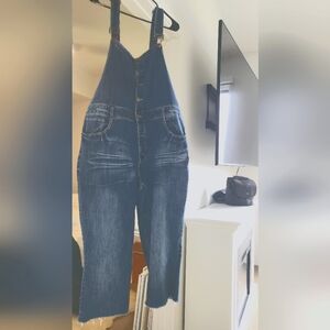 Vintage Dollhouse 1990